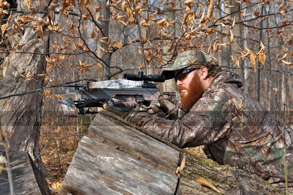 crossbow hunting photography [110515]A021