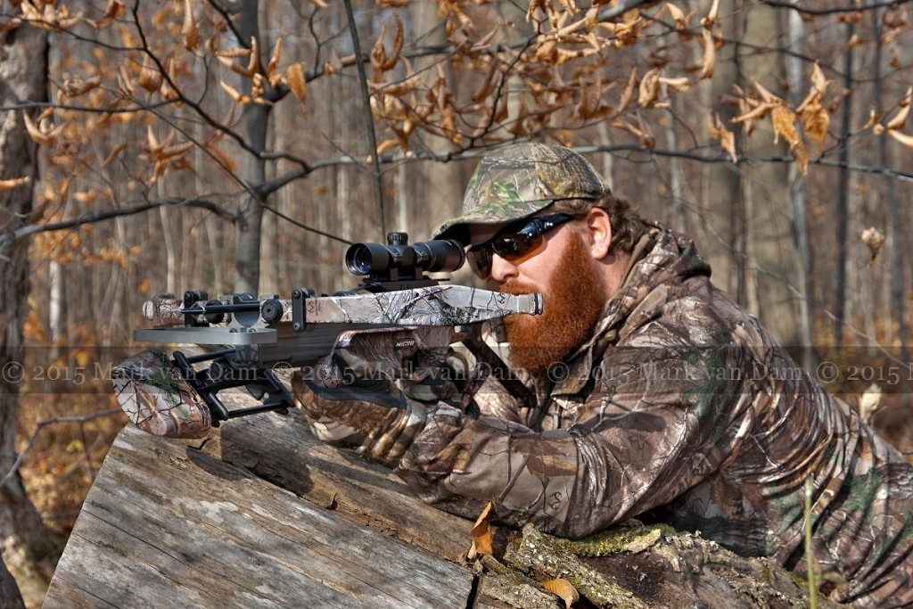 crossbow hunting photography [110515]A022