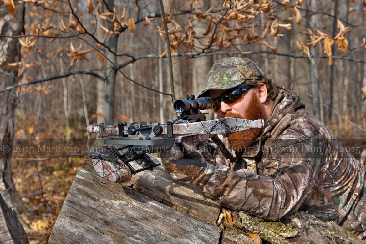 crossbow hunting photography [110515]A024