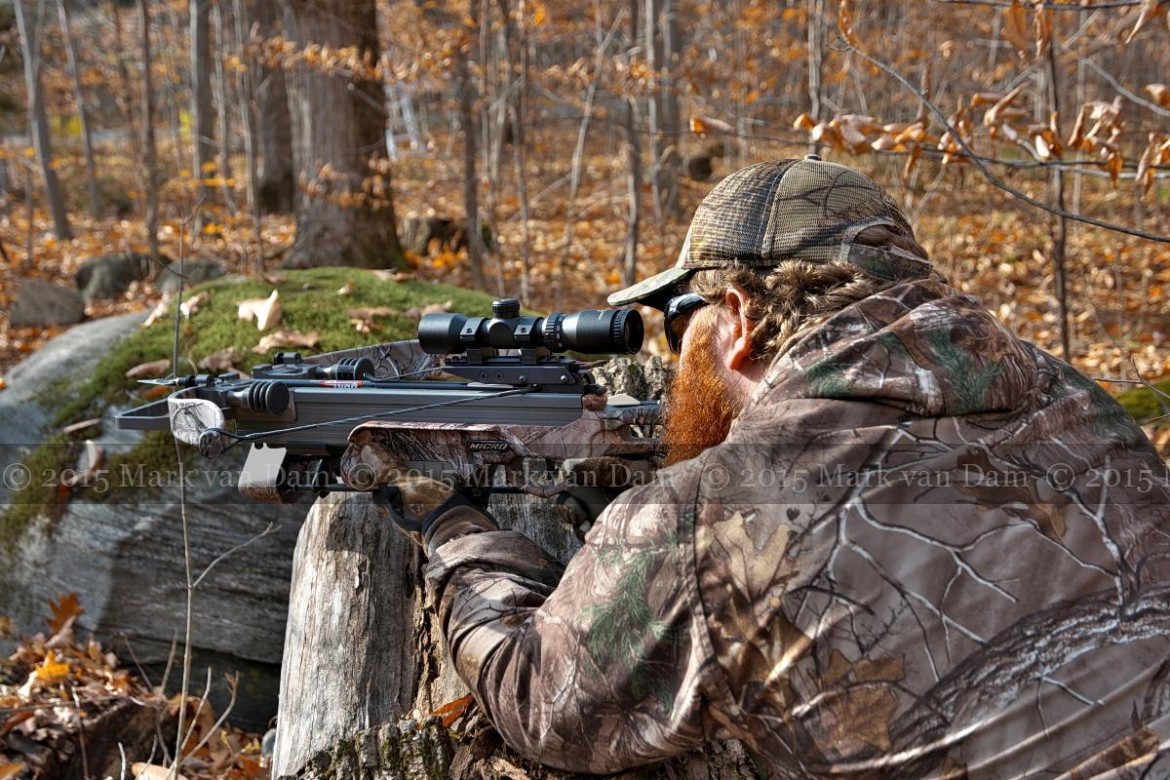crossbow hunting photography [110515]A026