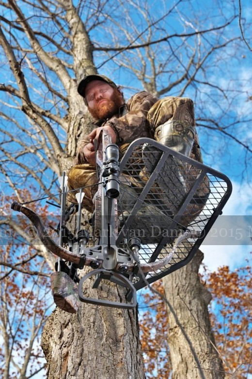 crossbow hunting photography [110515]A054