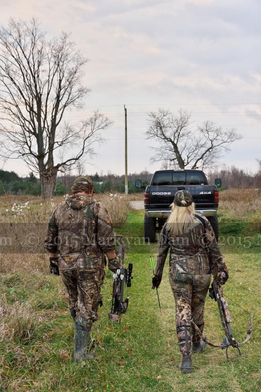crossbow hunting photography [110515]A326