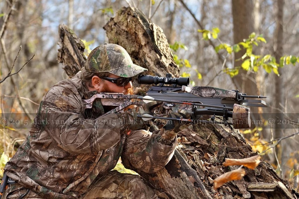 crossbow hunting photography [110515]B046
