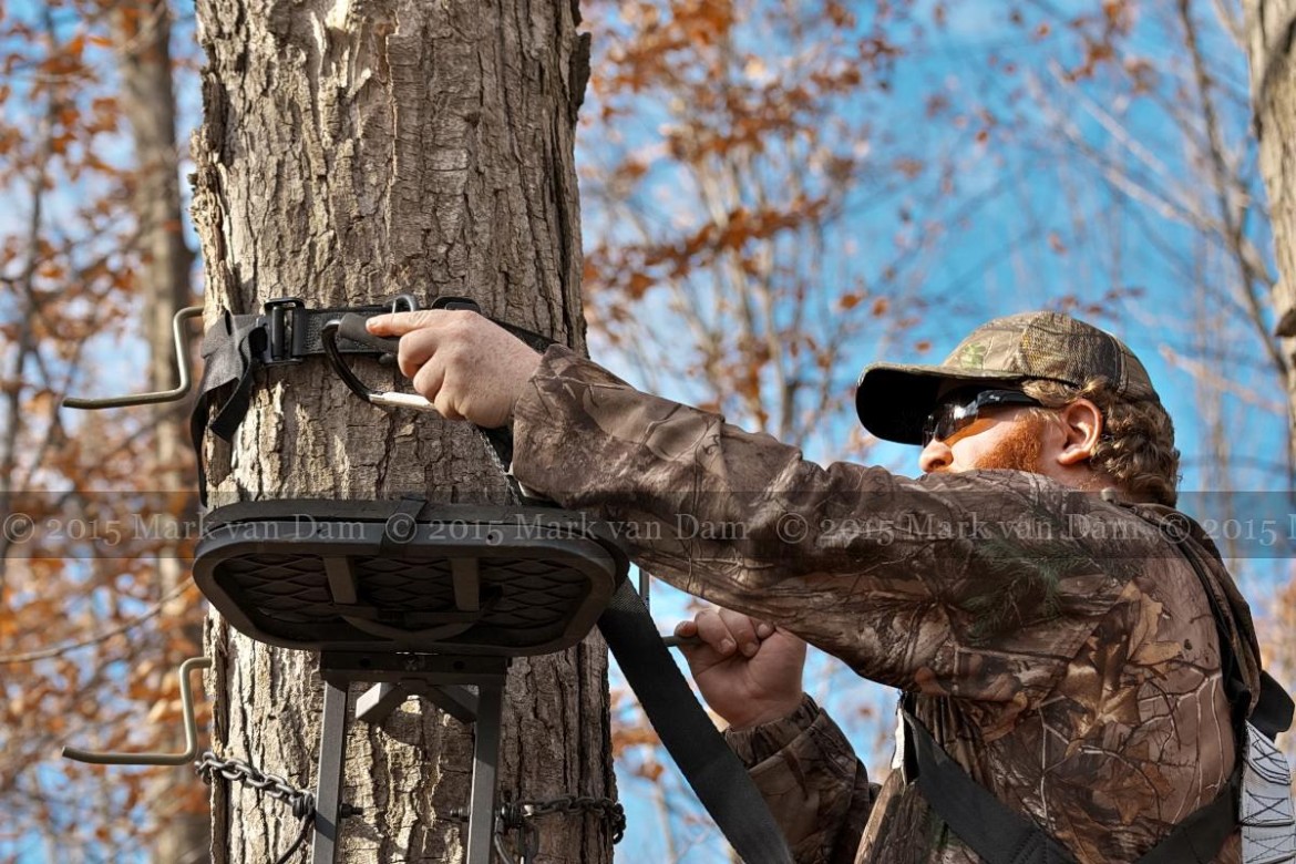 crossbow hunting photography [110515]B058