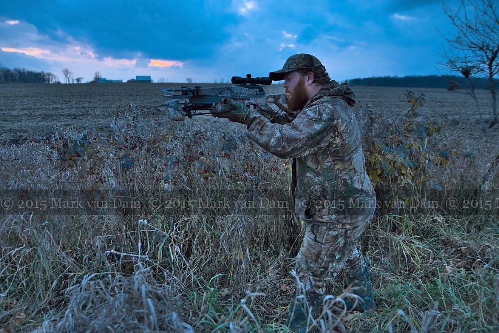 crossbow hunting photography [110515]C017 blue
