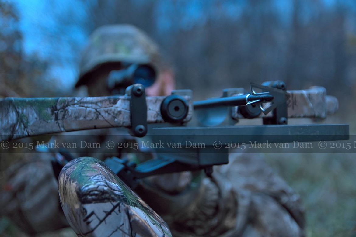 crossbow hunting photography [110515]C031 blue