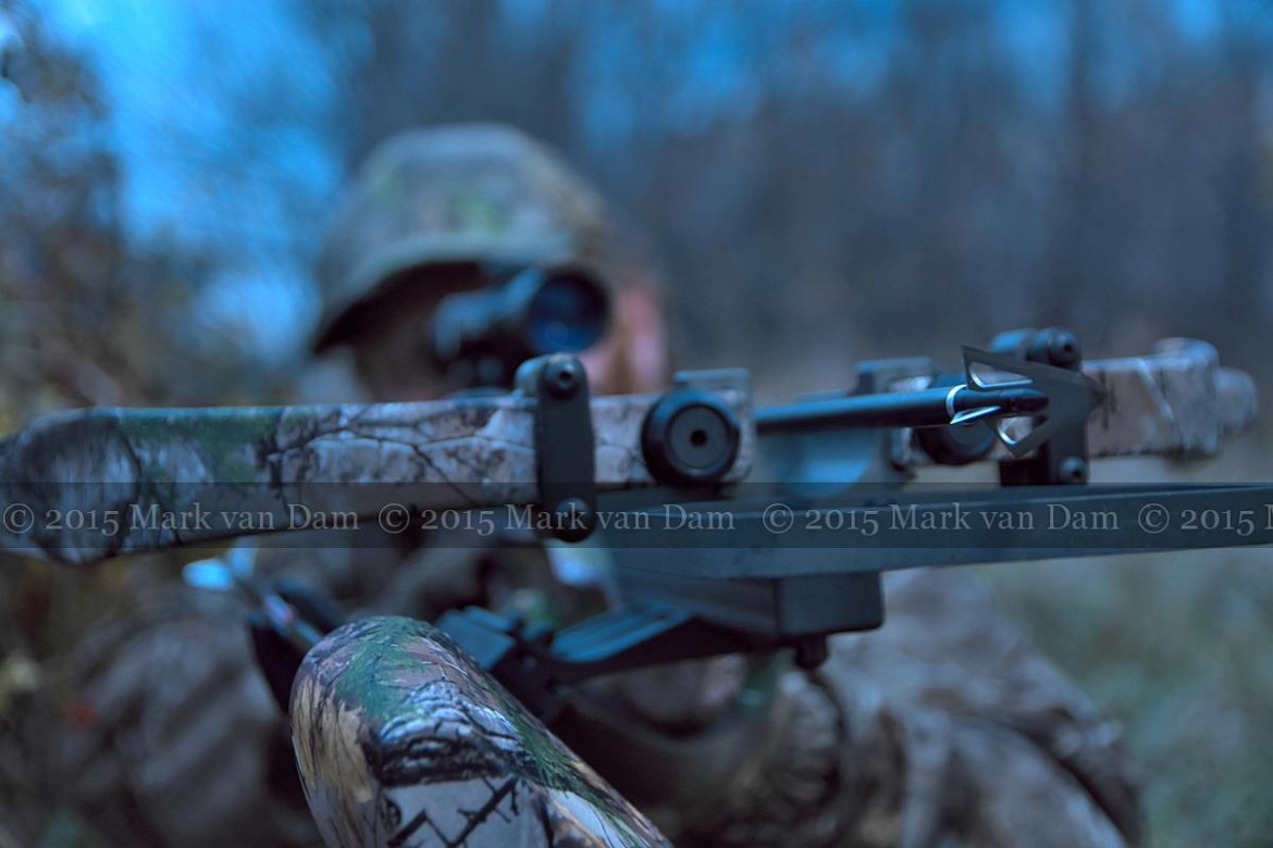 crossbow hunting photography [110515]C032 blue
