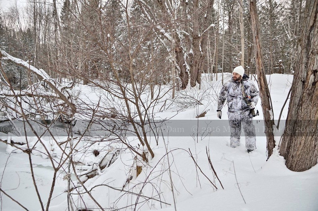compound bow hunting photos winter A054