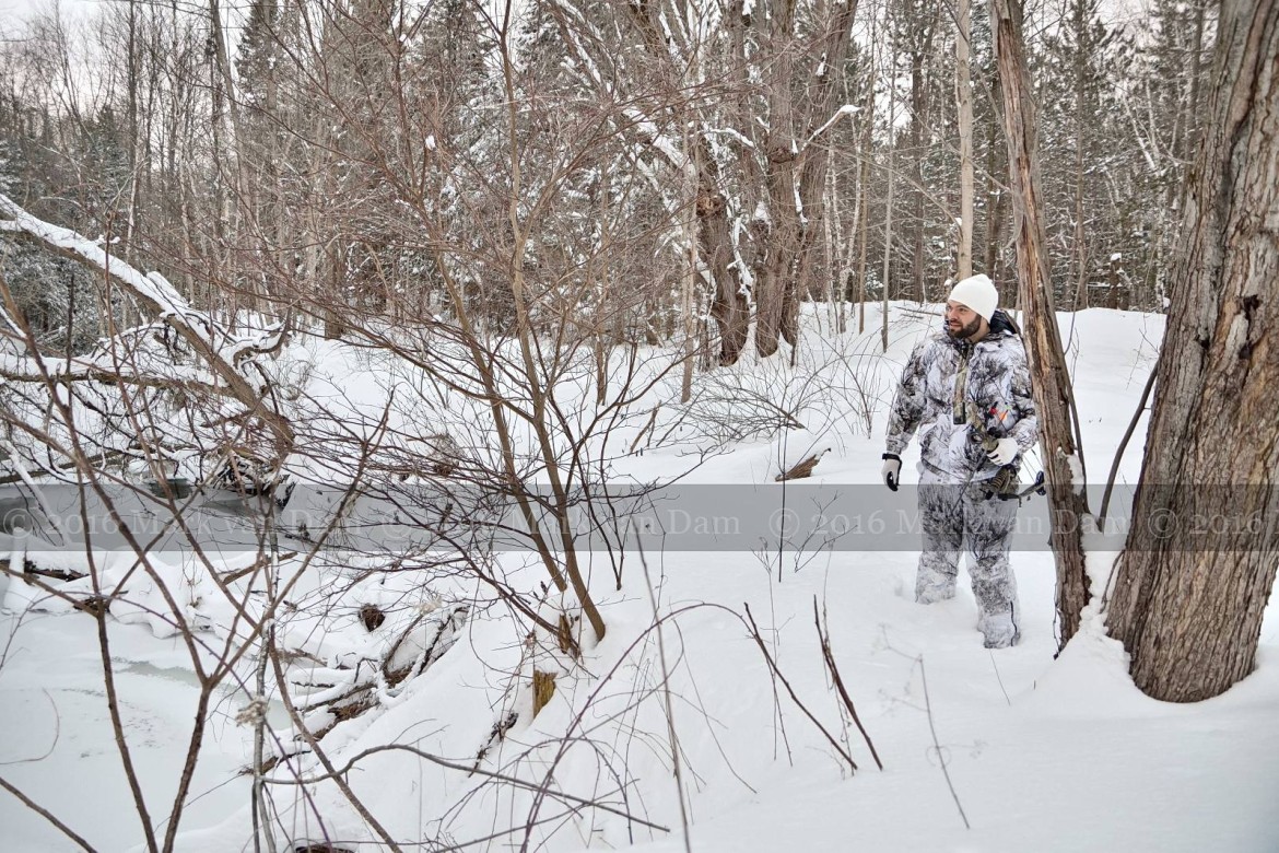 compound bow hunting photos winter A055