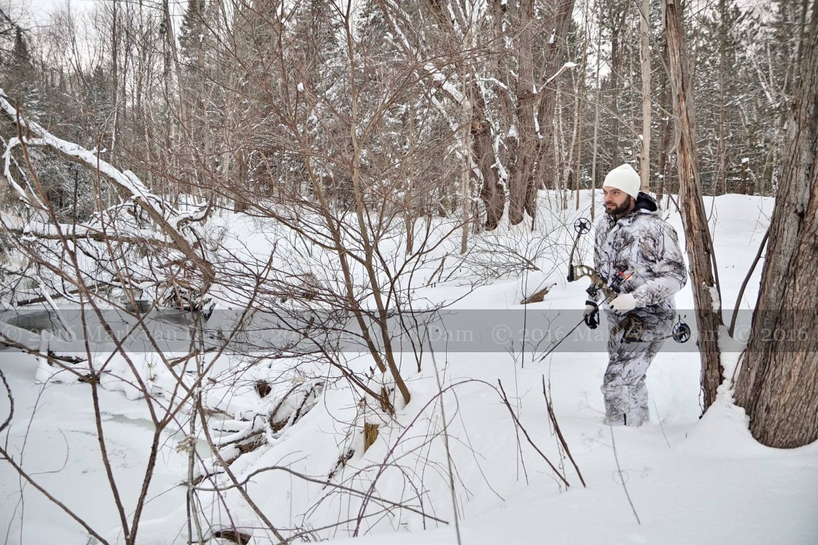 compound bow hunting photos winter A060