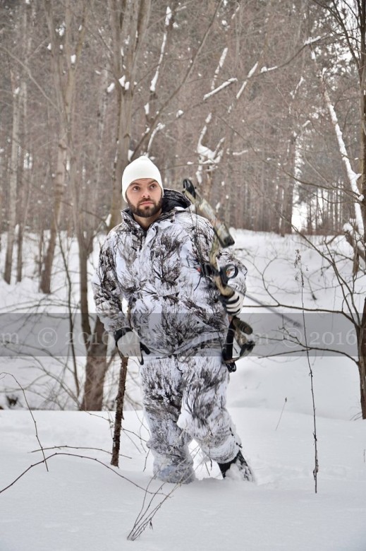 compound bow hunting photos winter A094
