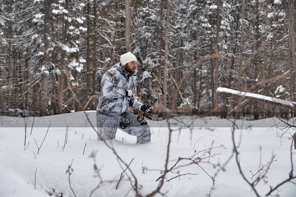 compound bow hunting photos winter A119