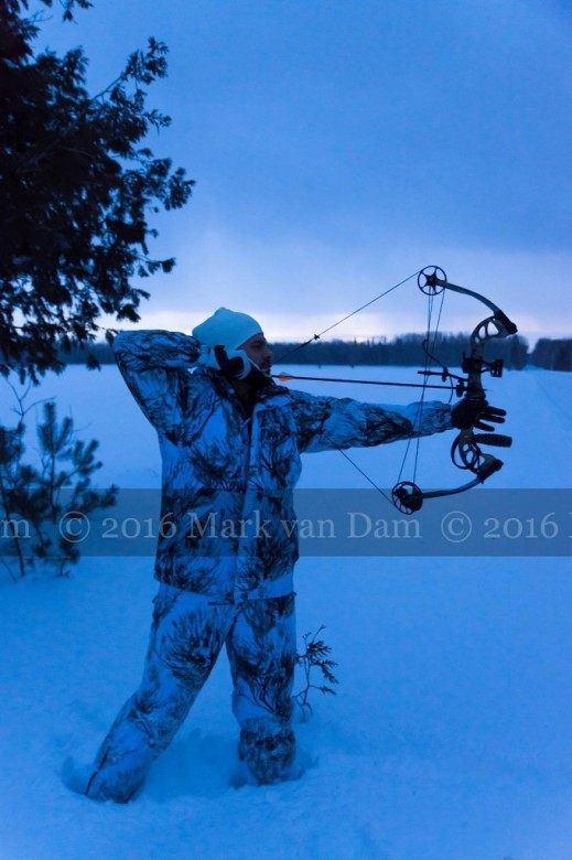 compound bow hunting photos winter A189