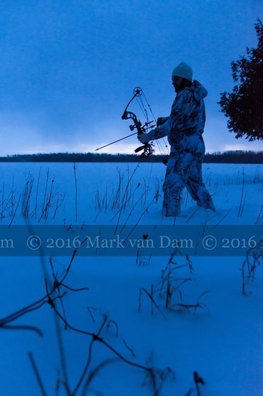 compound bow hunting photos winter A190