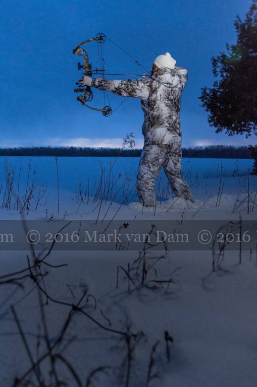 compound bow hunting photos winter A193