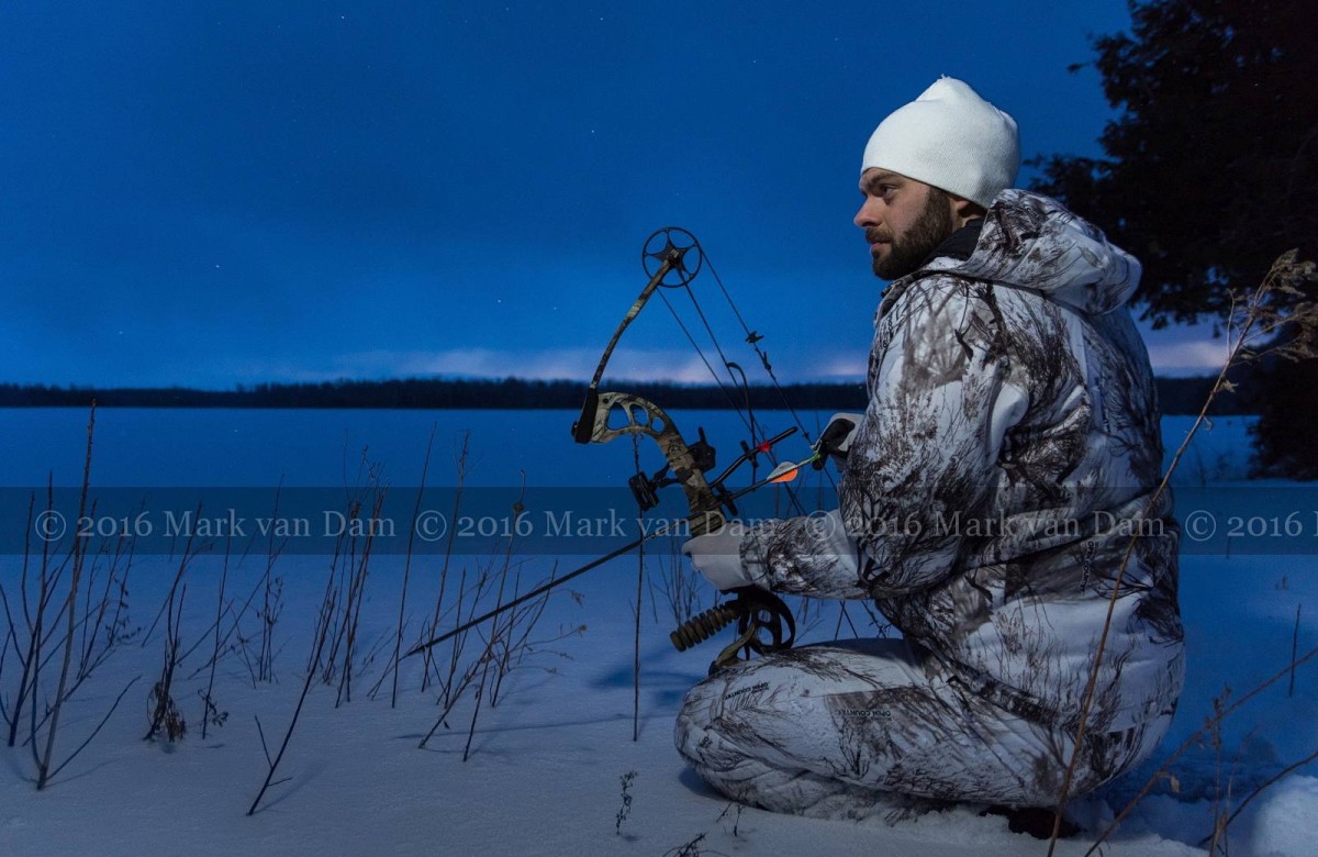 compound bow hunting photos winter A197