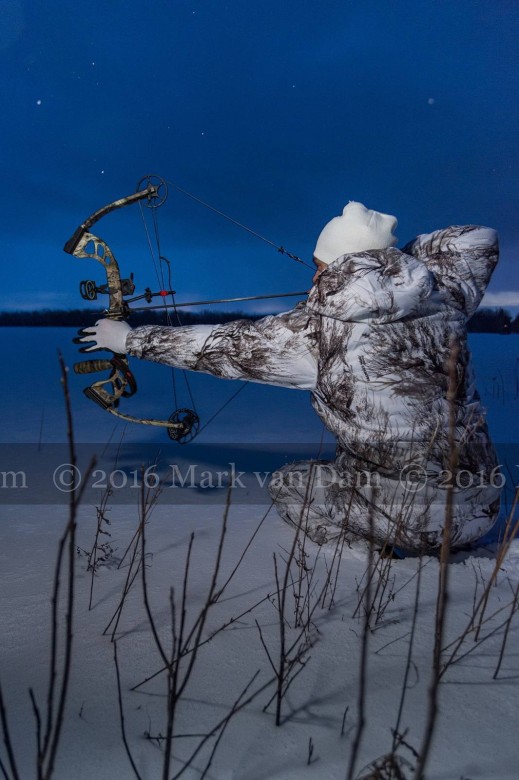 compound bow hunting photos winter A204