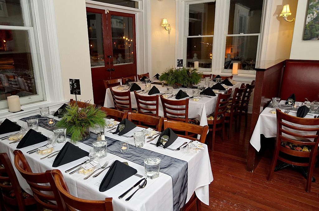 Venue Photography The Farmhouse Restaurant in Barrie images by van dam