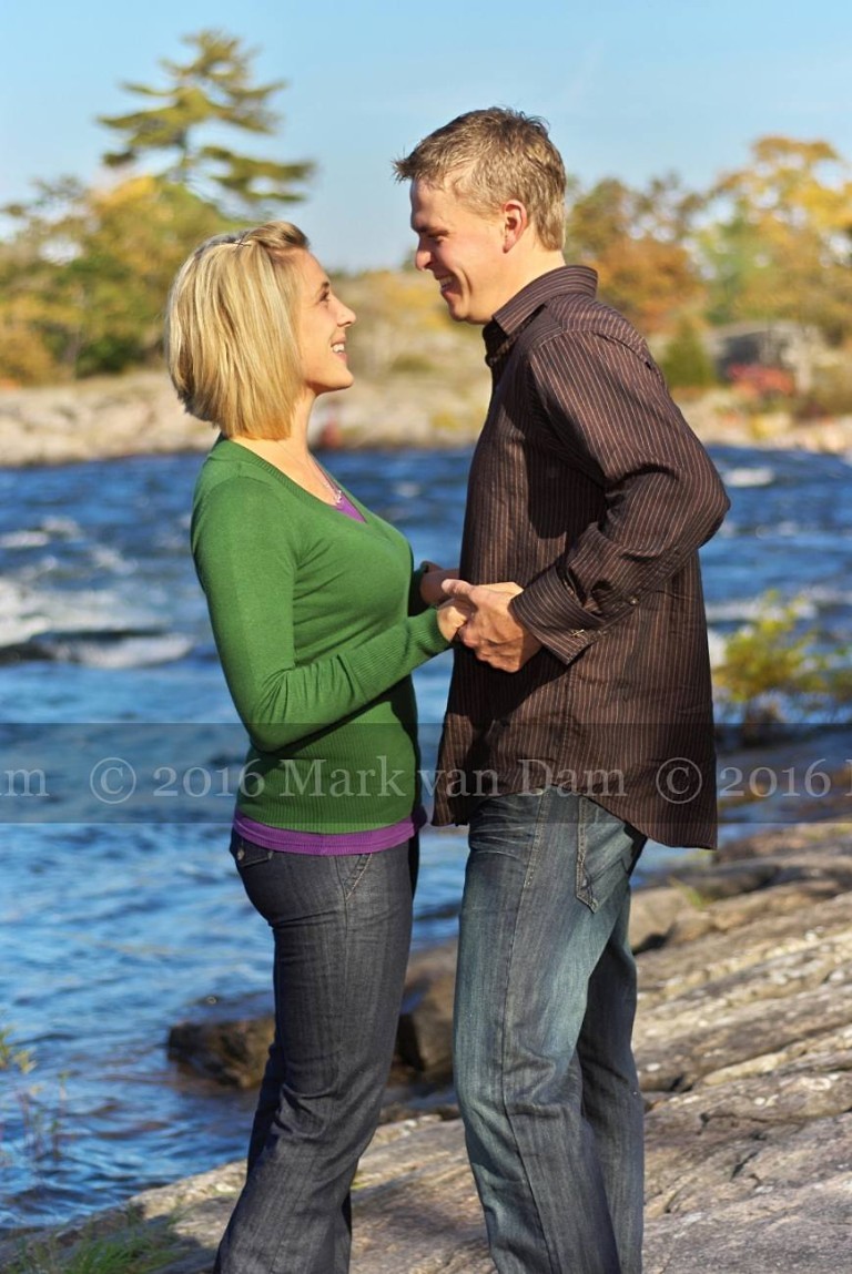 Burleigh falls engagement session with fall colours