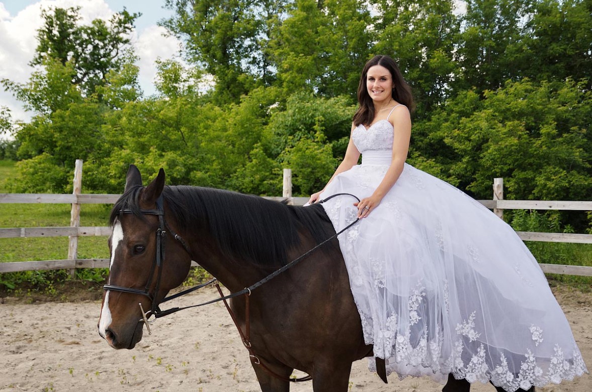 bride with horse 14