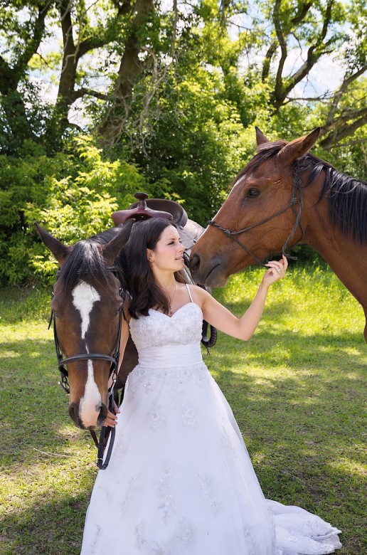bride with horse 20