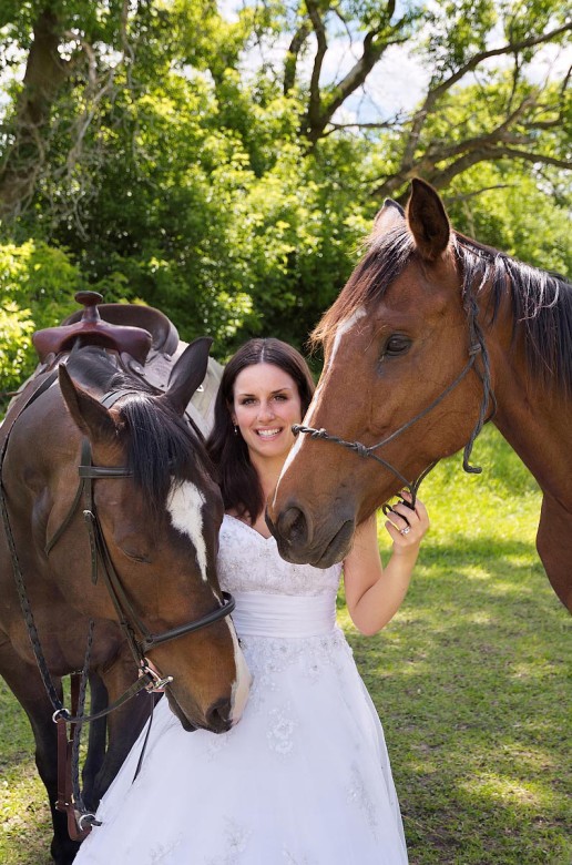 bride with horse 21