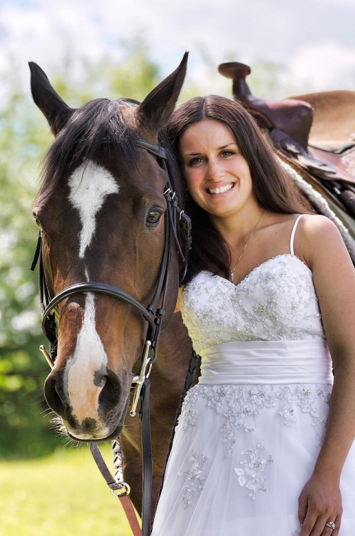 bride with horse 7