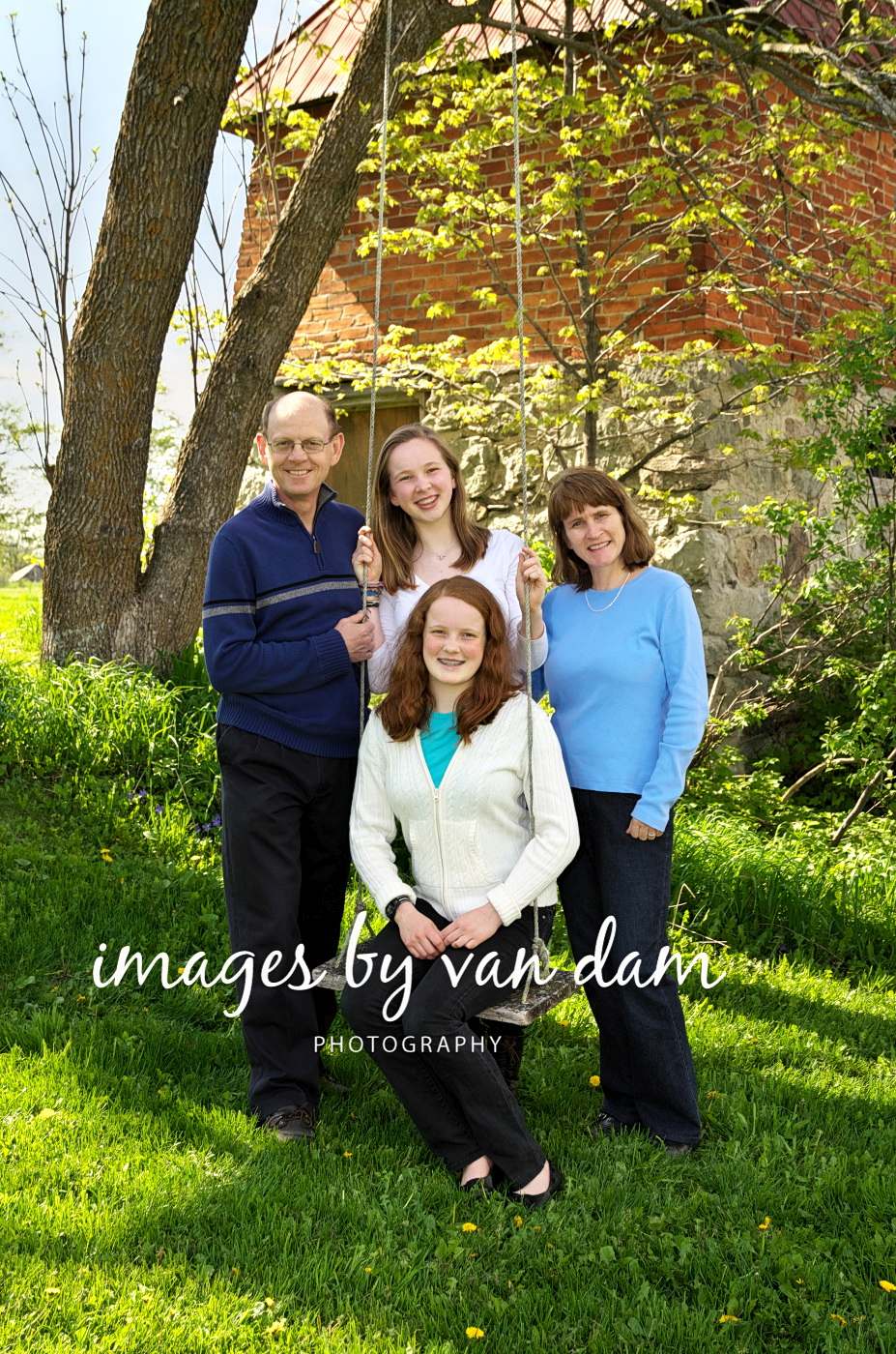 family portraits in the country barrie photographer singhampton photographer collingwood photographer
